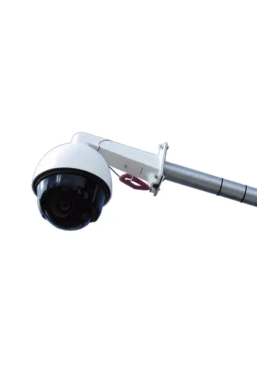 Cámara de videovigilancia tipo domo con brazo de montaje.